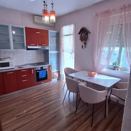Apartment Cozyflat In The Middle Of Tirana